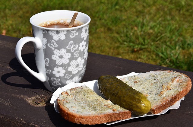 英超-森林VS曼联：森林时隔44年重返欧冠在望，曼联欧联杯争冠.