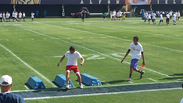 NBA乱局再起，卫冕冠军9连胜斩西部豪强，快船险胜，勇士强势反弹.