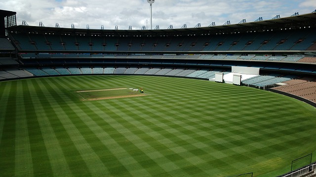 英超迎歷史性一刻！首位女主裁和15年來首位黑人主裁即將登場.