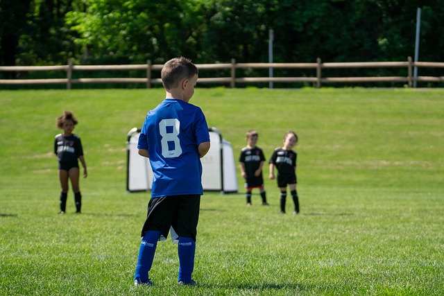 国王杯战报:拉菲尼亚助攻双响,瑟洛特补时绝平,巴萨4-4战平马竞.